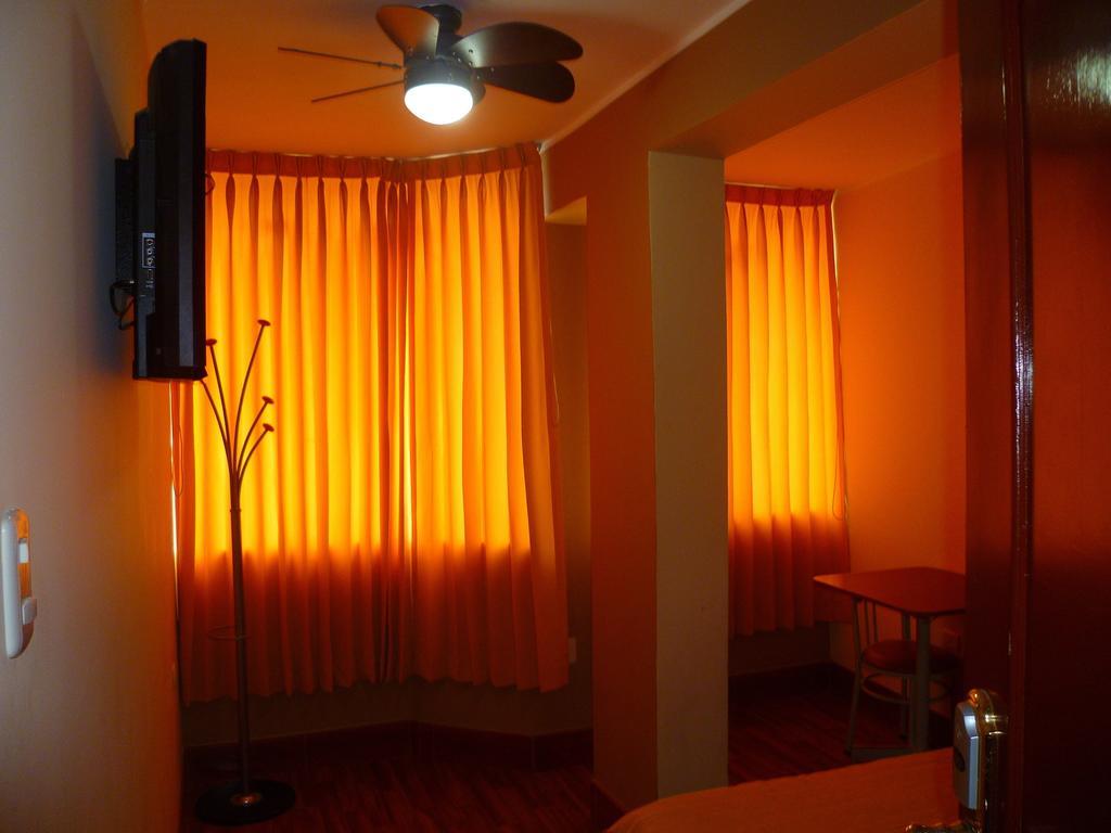 Hospedaje Oasis Chiclayo Exterior photo