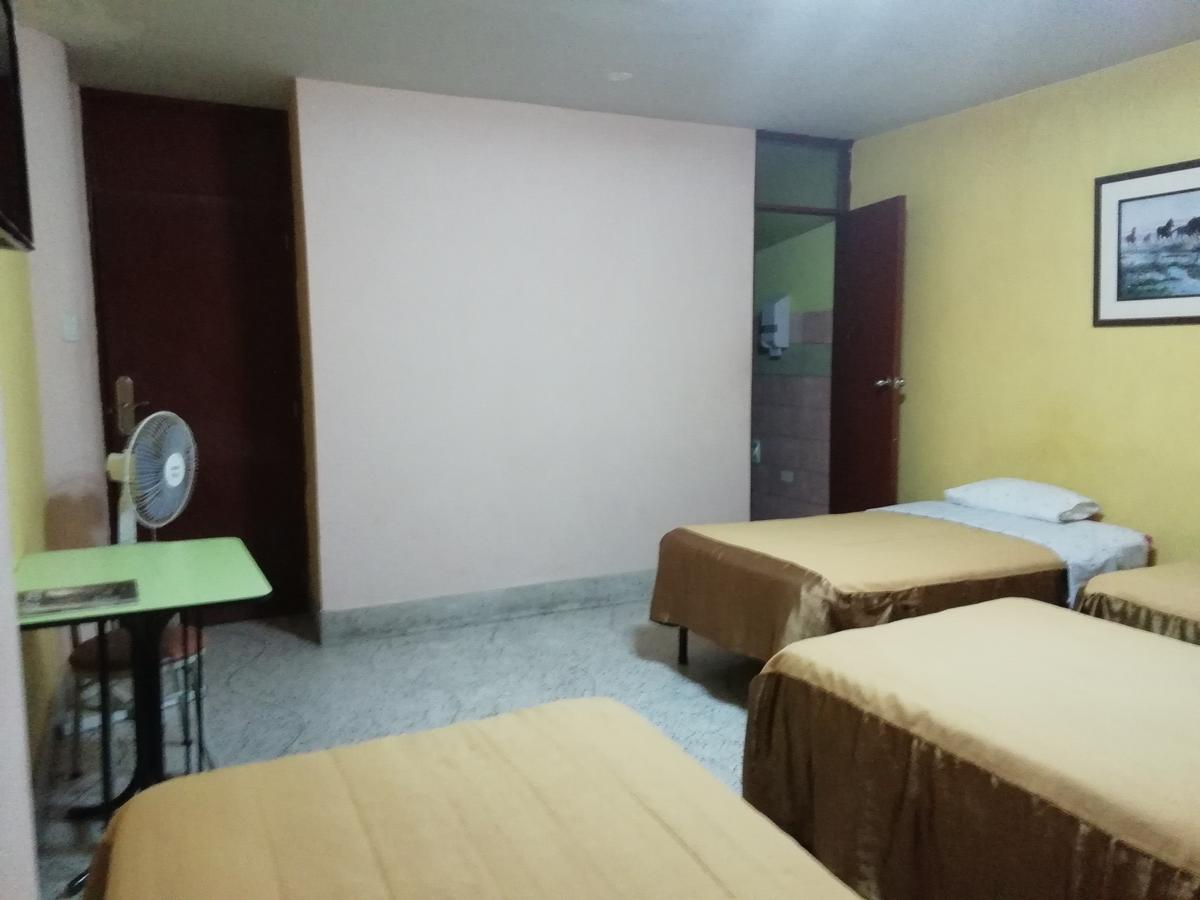 Hospedaje Oasis Chiclayo Exterior photo